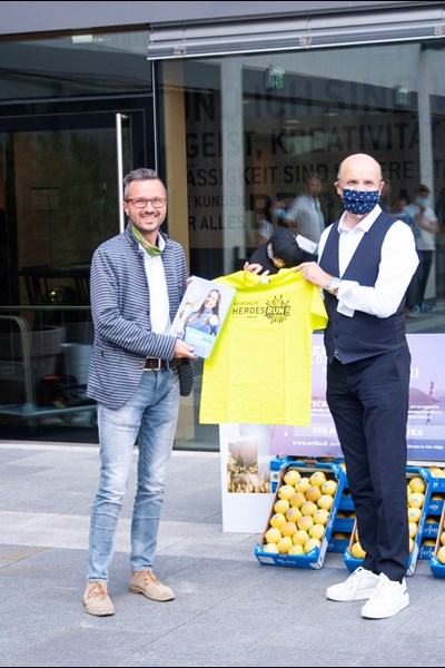 Patrik König presentava la t-shirt del Sporthilfe Heroes Run